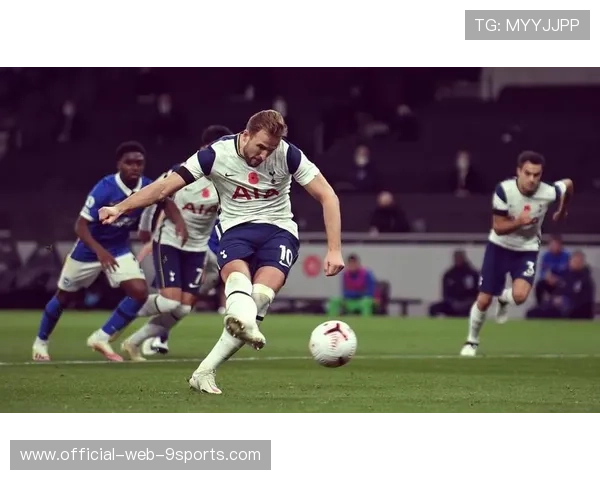 曼联中场新星为球队注入新活力，备战热刺战斗力十足