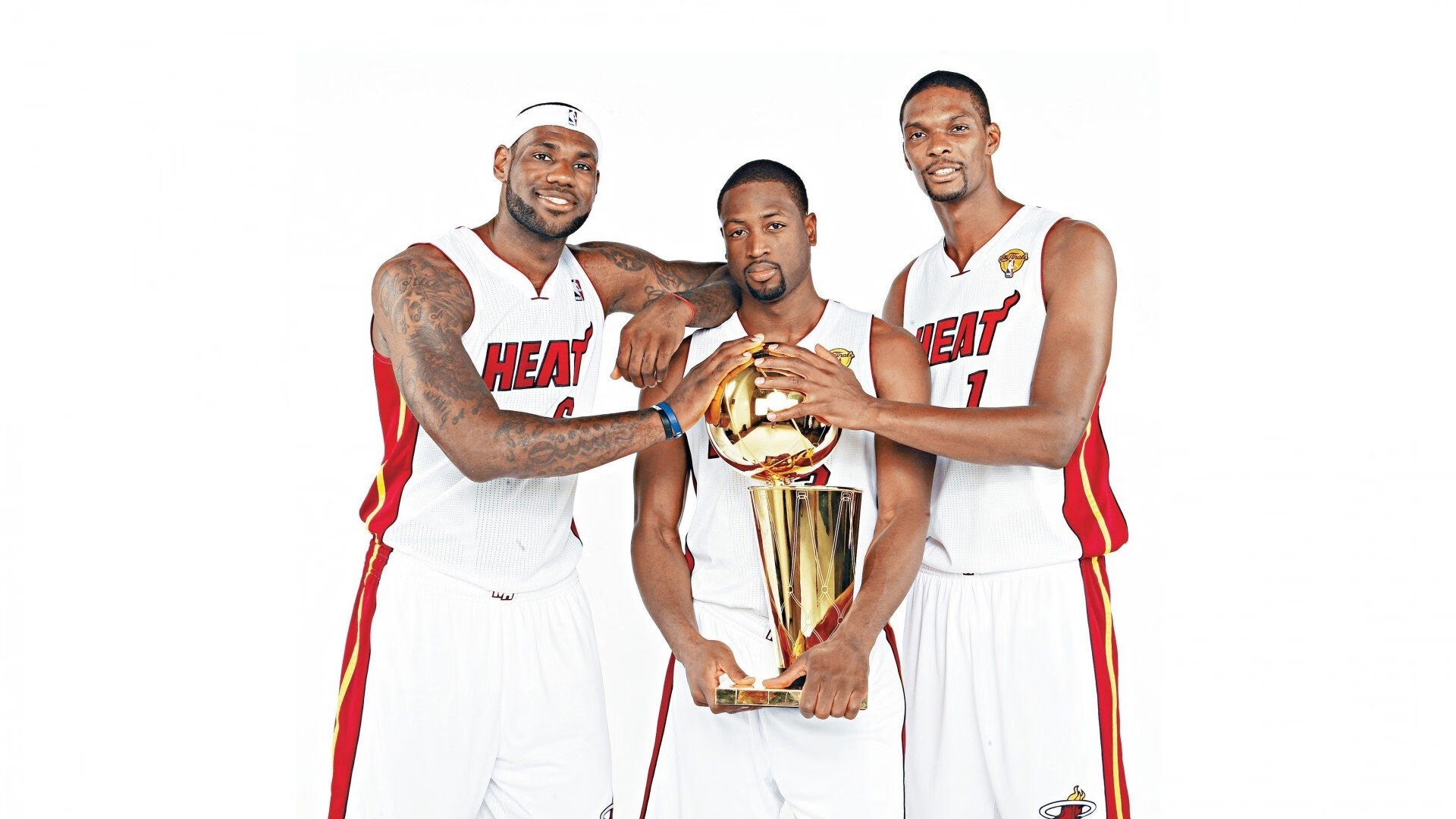 公牛终于防下关键一球,全场沸腾,公牛james